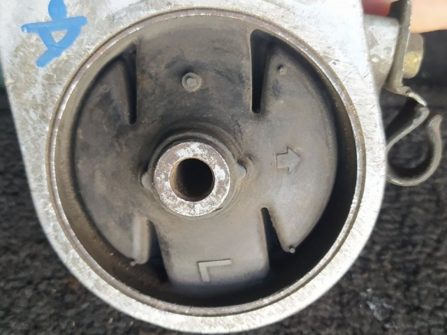 Подушка ДВС MITSUBISHI Diamante 