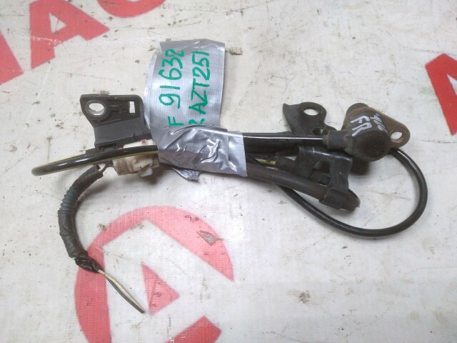 Датчик ABS TOYOTA Avensis 