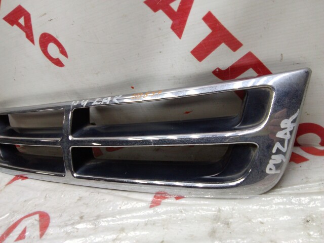 Решетка радиатора DAIHATSU Pyzar 