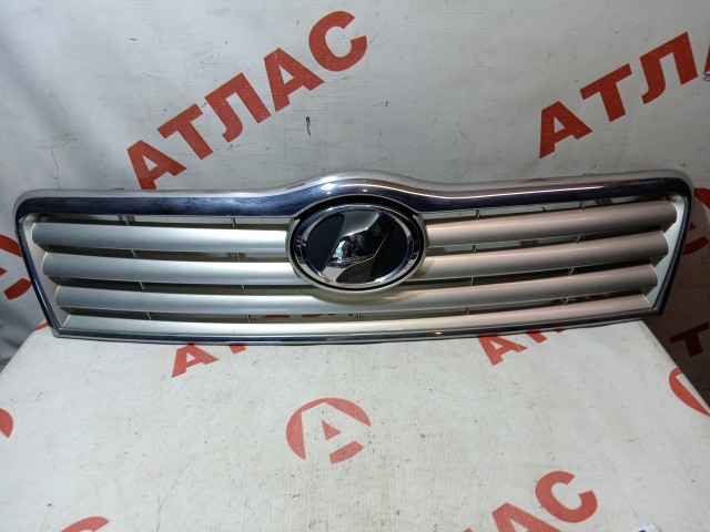 Решетка радиатора TOYOTA Avensis 