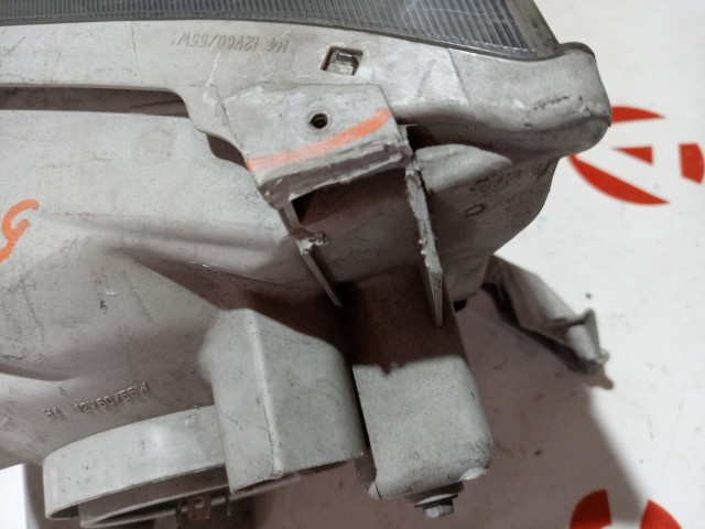 Фара TOYOTA Noah 