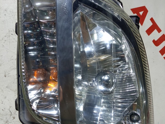 Фара SUZUKI Swift 