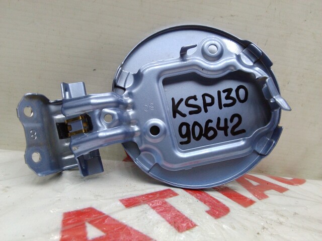 Лючок бензобака TOYOTA Vitz 