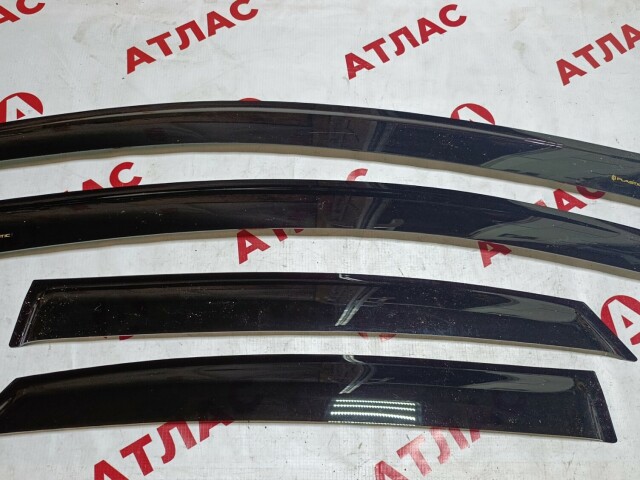 Ветровик LEXUS NX200 