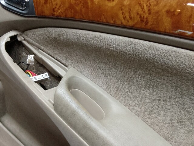 Дверь NISSAN Bluebird Sylphy 