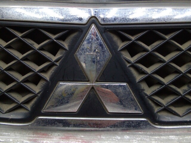 Решетка радиатора MITSUBISHI Colt 