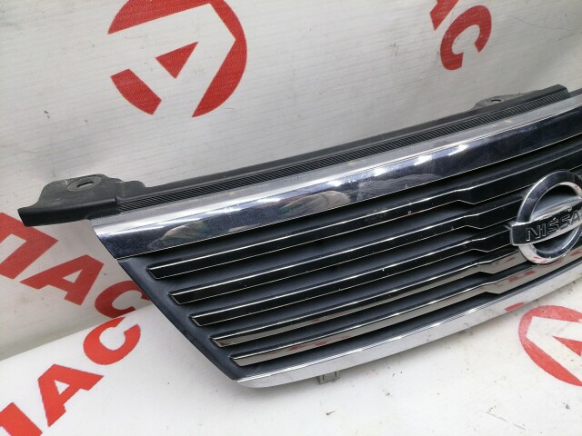 Решетка радиатора NISSAN Sunny 