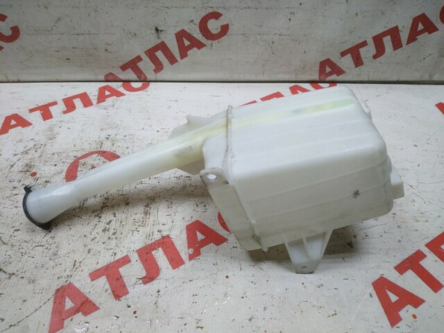 Бачок омывателя TOYOTA Platz 
