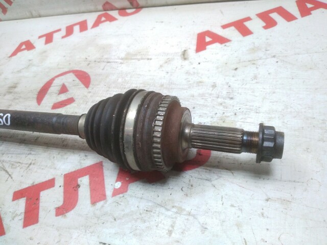 Привод длинный TOYOTA Ist 