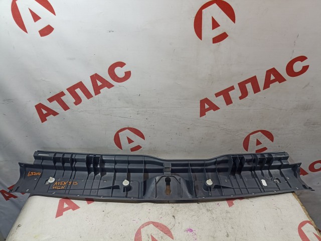 Накладка замка багажника TOYOTA Avensis 