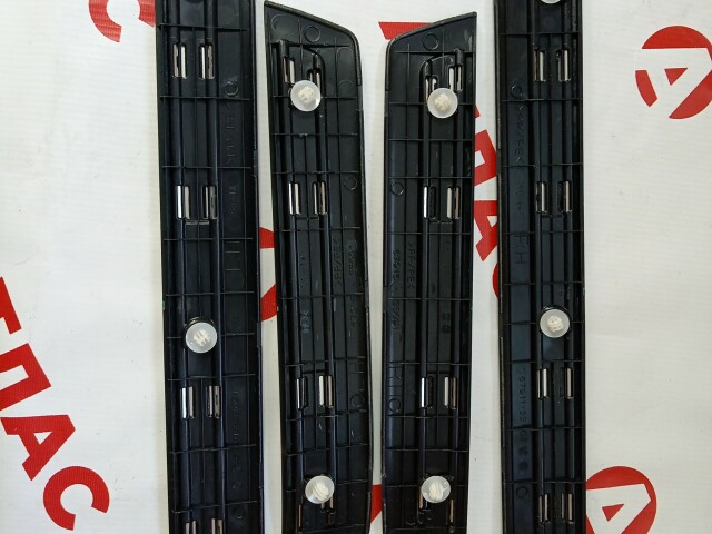 Накладка на порог салона TOYOTA Camry 