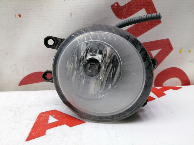 Туманка TOYOTA Avensis 