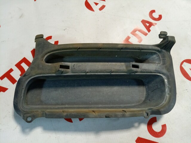 Заглушка в бампер TOYOTA Avensis 