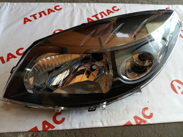 Фара RENAULT Sandero Stepway 