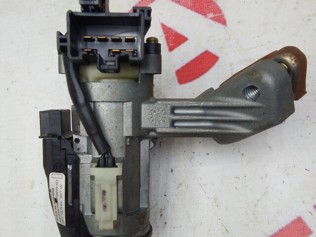 Замок зажигания TOYOTA Corolla 