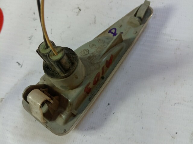 Повторитель в крыло RENAULT Sandero Stepway 