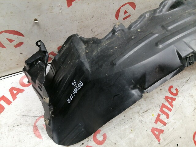 Подкрылок NISSAN Primera 