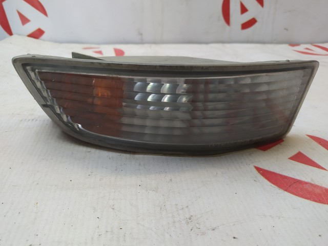 Повторитель в бампер TOYOTA Mark II 