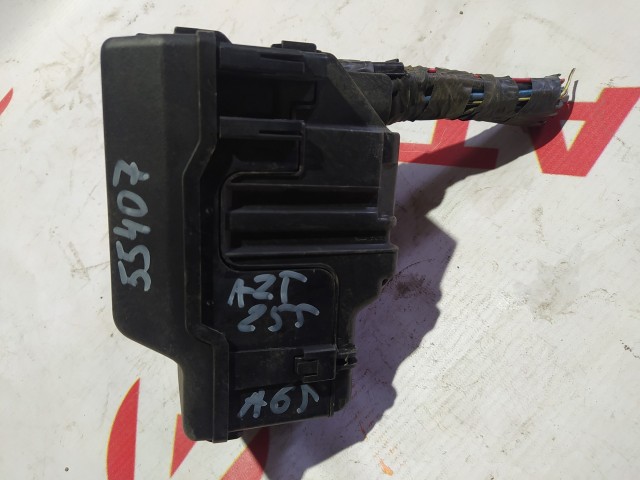 Блок предохранителей TOYOTA Avensis 1AZ-FSE