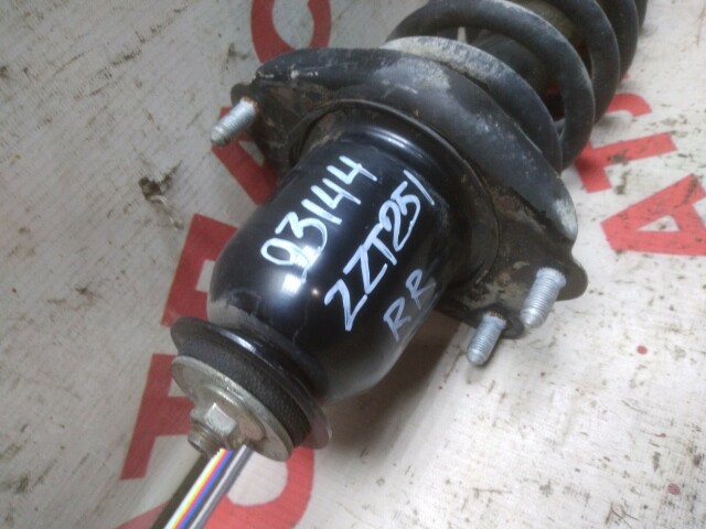 Стойка TOYOTA Avensis 