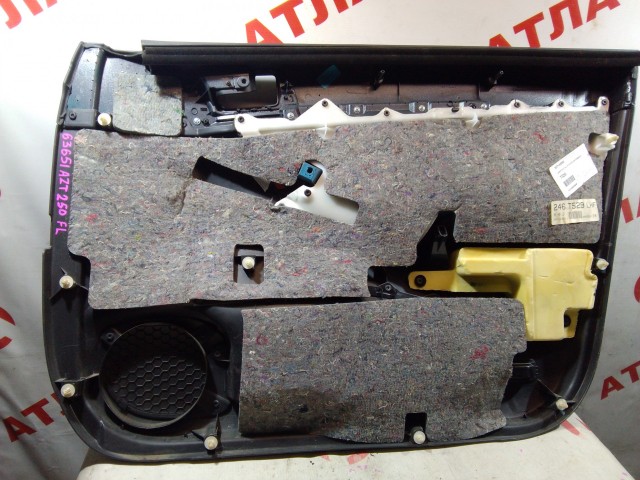 Обшивка двери TOYOTA Avensis 