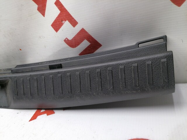 Накладка замка багажника TOYOTA Corolla Fielder 