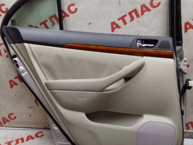 Дверь TOYOTA Avensis 