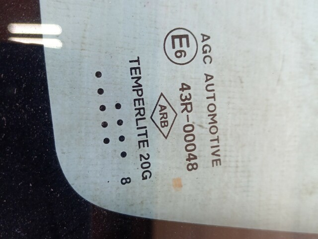 Стекло собачатника RENAULT Duster 