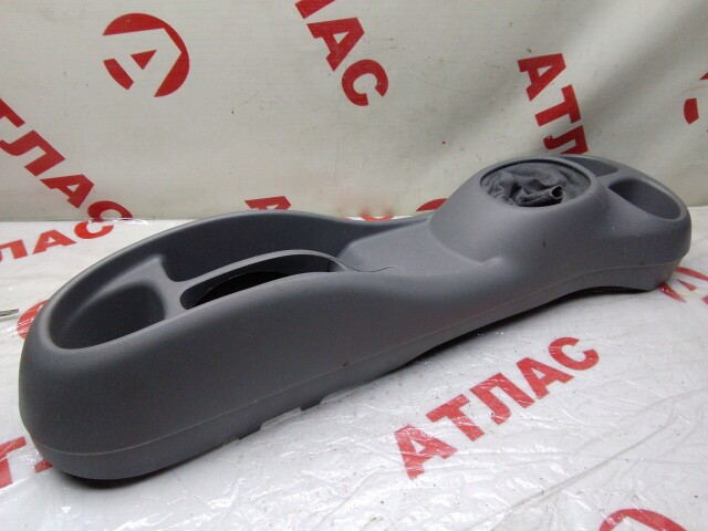 Консоль между сиденьями TOYOTA Vitz 