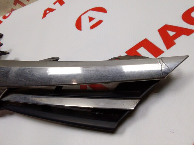 Решетка радиатора TOYOTA Corolla 