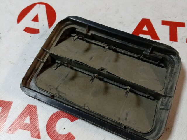 Клапан вентиляции крыла RENAULT Duster 