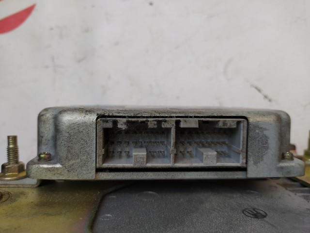 Компьютер NISSAN Serena QR20-DE