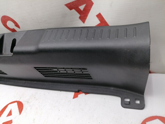 Накладка замка багажника HONDA Fit 