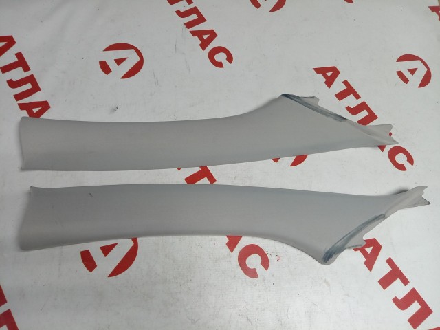 Накладка на стойку лобового стекла TOYOTA Avensis 