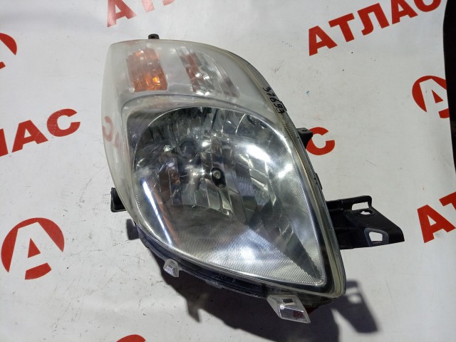 Фара TOYOTA Vitz 