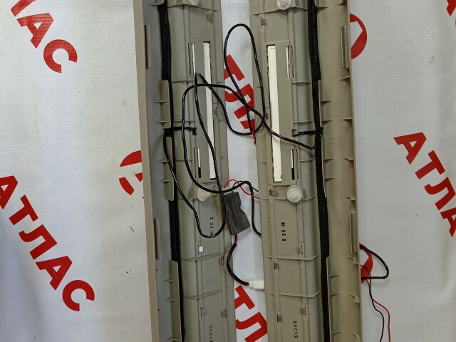 Накладка на порог салона TOYOTA Camry 