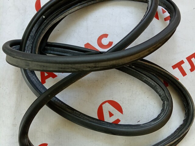 Уплотнитель TOYOTA Camry 