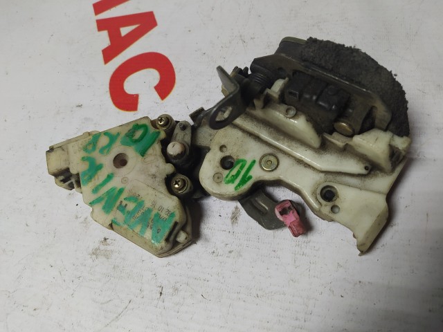 Замок двери NISSAN Avenir 