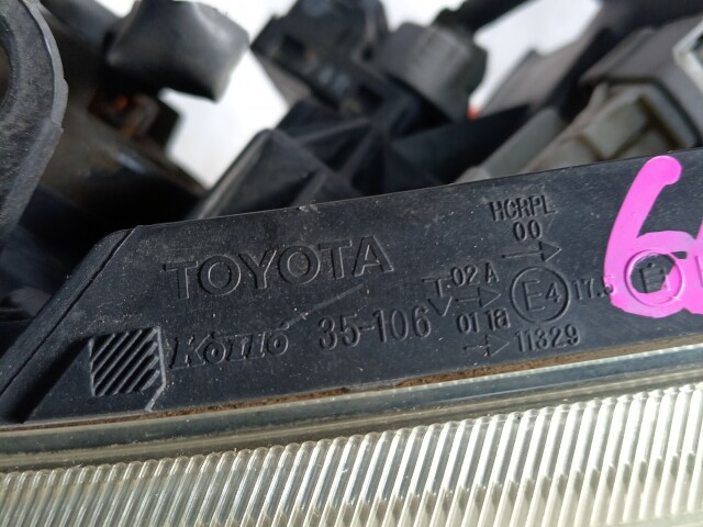 Фара TOYOTA Avensis 