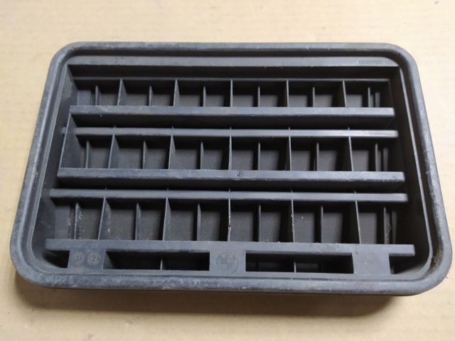 Клапан вентиляции крыла BMW 3-Series 