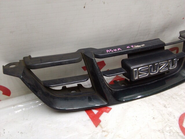 Решетка радиатора ISUZU Aska 
