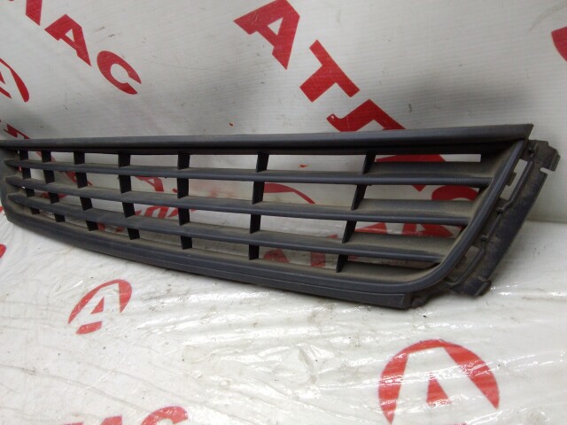 Решетка в бампер VOLKSWAGEN Polo 