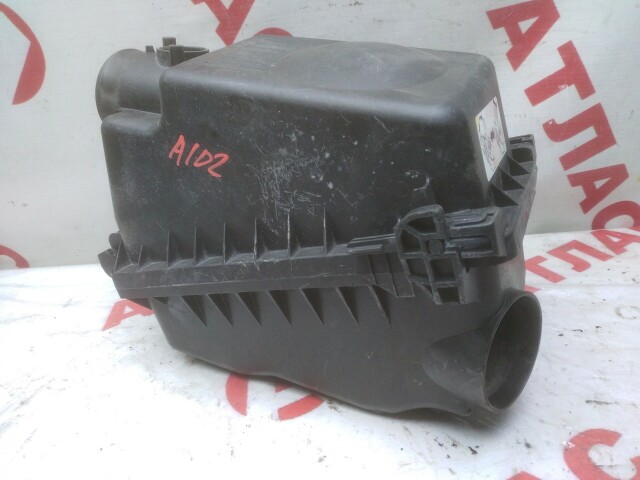 Корпус воздушного фильтра TOYOTA Avensis 1ZZ-FE