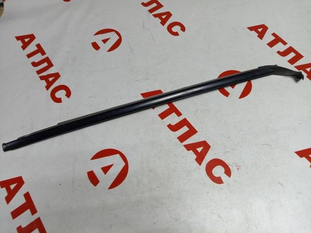 Молдинг лобового стекла TOYOTA Camry 