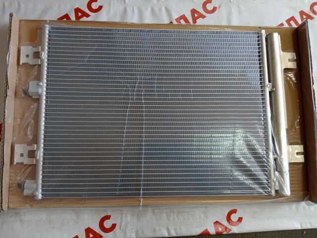 Радиатор кондиционера RENAULT Sandero Stepway 