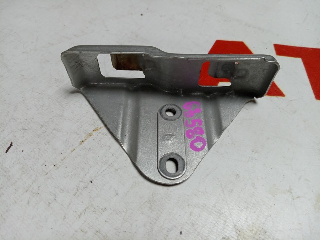 Крепление фары TOYOTA Avensis 