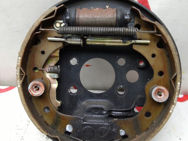 Тормозной механизм NISSAN Sunny 