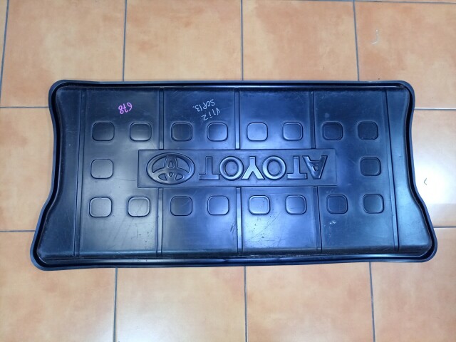 Коврик в багажник TOYOTA Vitz 