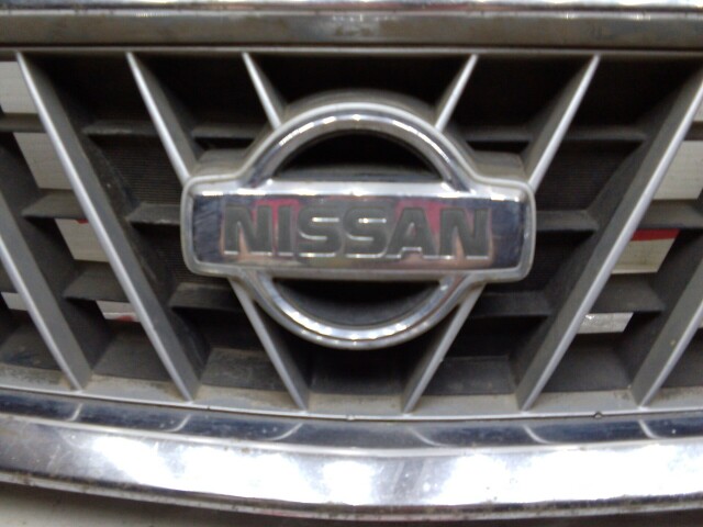 Решетка радиатора NISSAN Sunny 