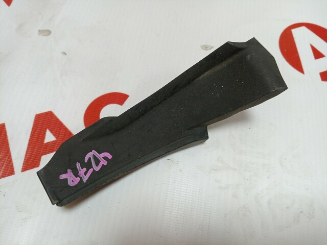 Уголок жабо TOYOTA Camry 